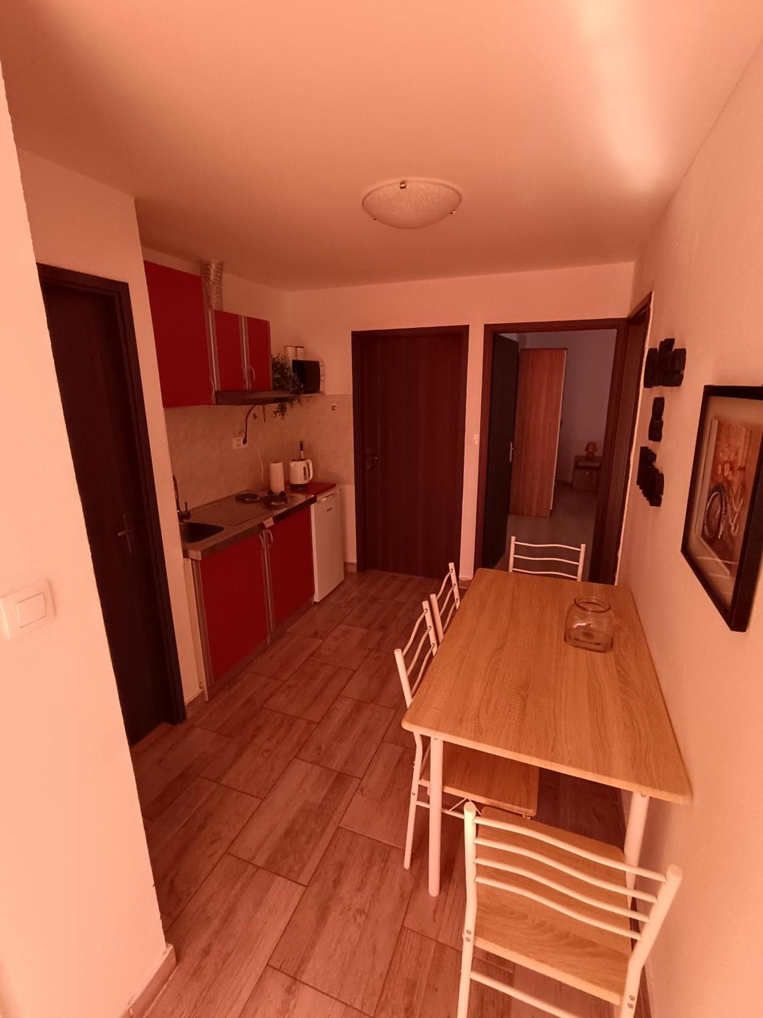 Toni Apartment